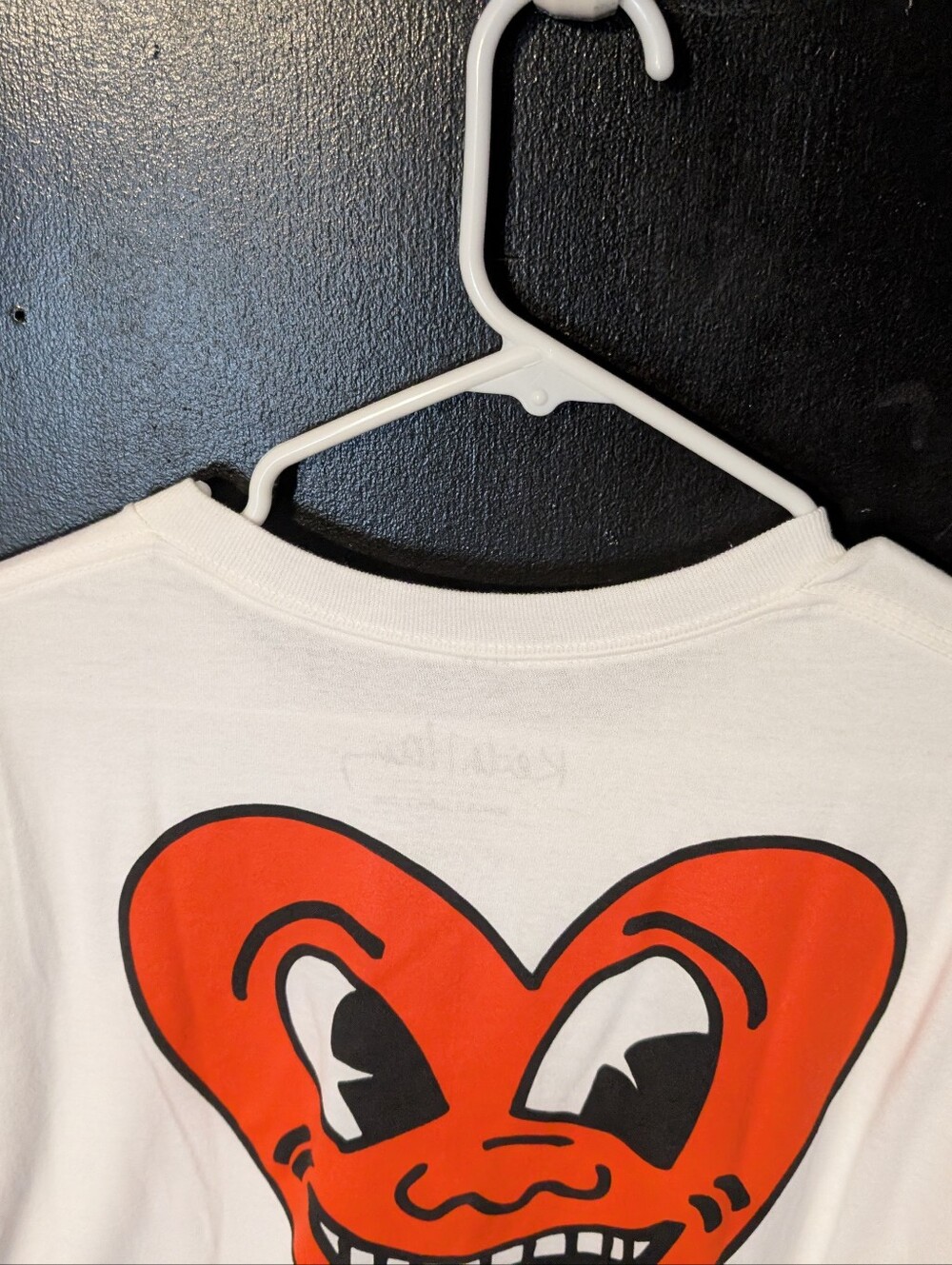 Kieth Haring Tee Shirt Keith Haring Smiling Heart Men NEW - Picture 15 of 16